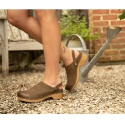 Dansko Berry Mushroom Burnished Nubuck -Dansko Barnes PDP Berry mushroom strap